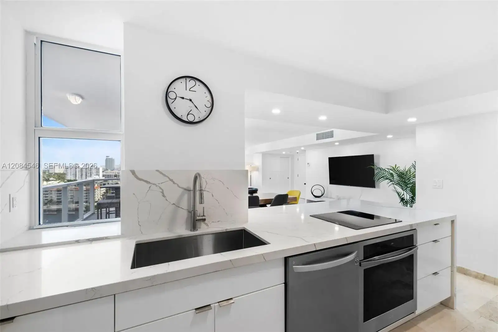 2401 Collins Ave # 1508, Miami Beach FL 33140 photo 2