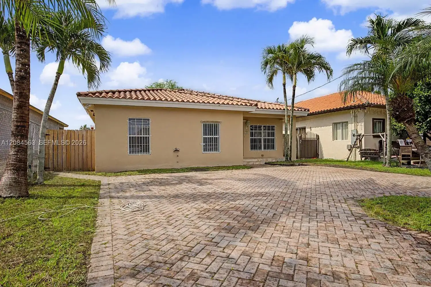 309 SW 2nd St, Florida City FL 33034 photo 2