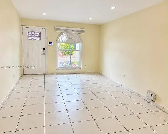 7548 NW 173rd Ter, Hialeah FL 33015 photo 3