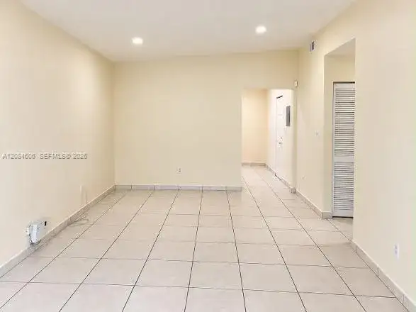 7548 NW 173rd Ter, Hialeah FL 33015 photo 4