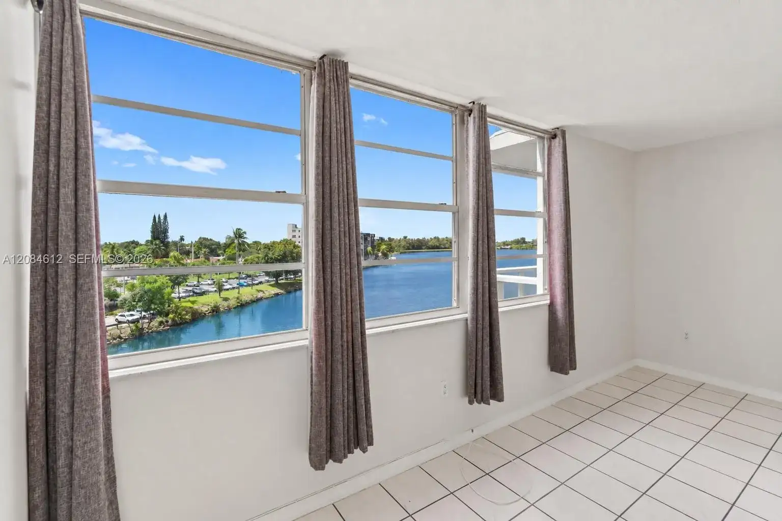 1301 NE Miami Gardens Dr # 505W, Miami FL 33179 photo 3