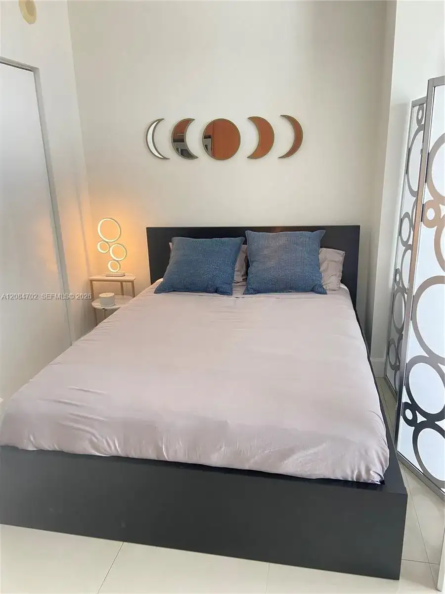 185 SW 7th St # 3206, Miami FL 33130 photo 3