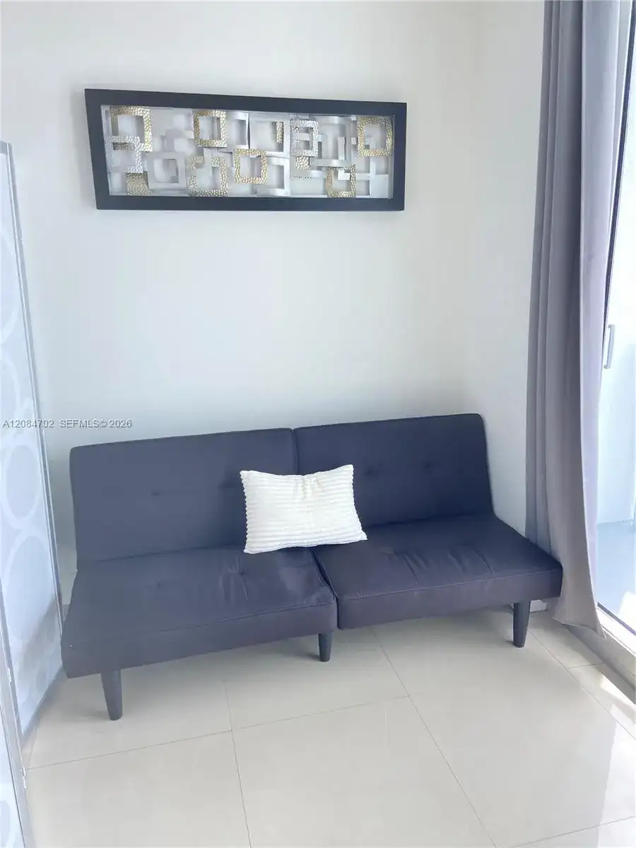 185 SW 7th St # 3206, Miami FL 33130 photo 4