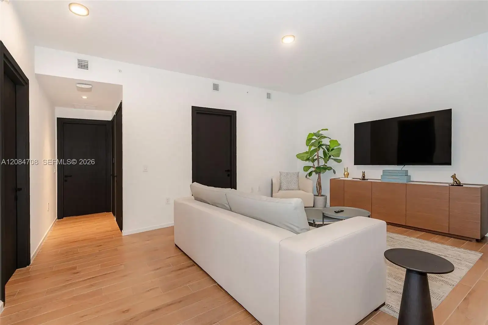 398 NE 5th St # 3417, Miami FL 33132 photo 3
