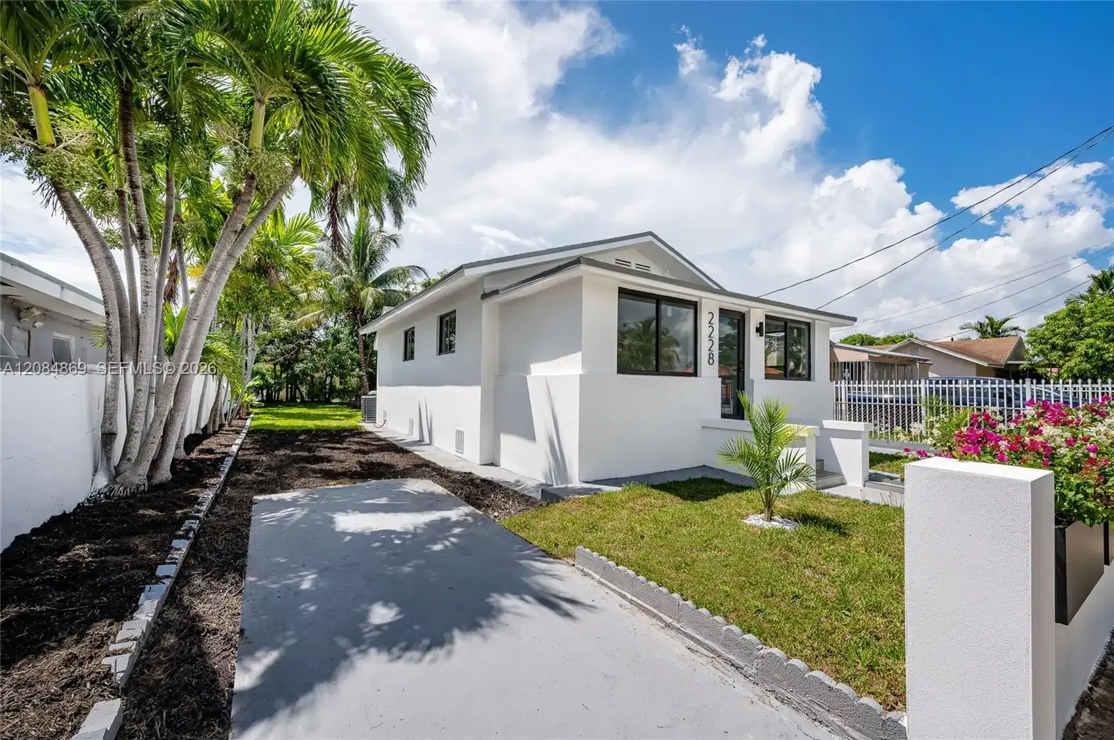 2228 SW 2nd St, Miami FL 33135 photo 3