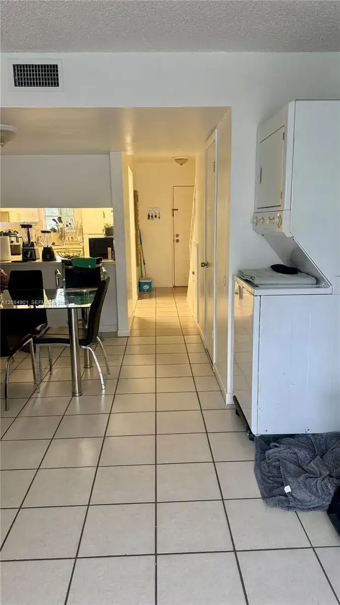 2710 W 76th St # 208, Hialeah FL 33016 photo 2