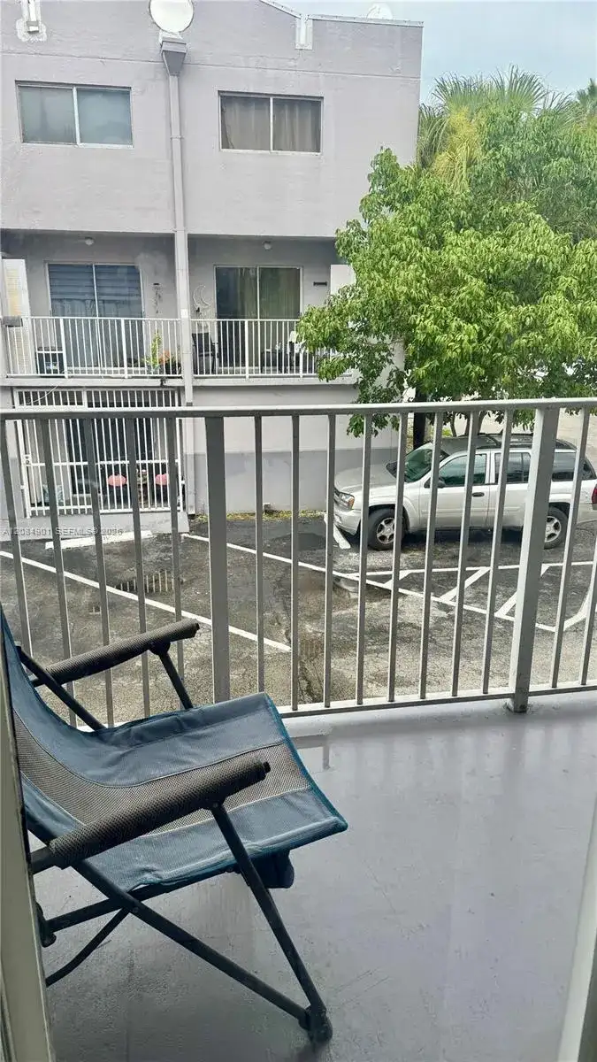 2710 W 76th St # 208, Hialeah FL 33016 photo 3