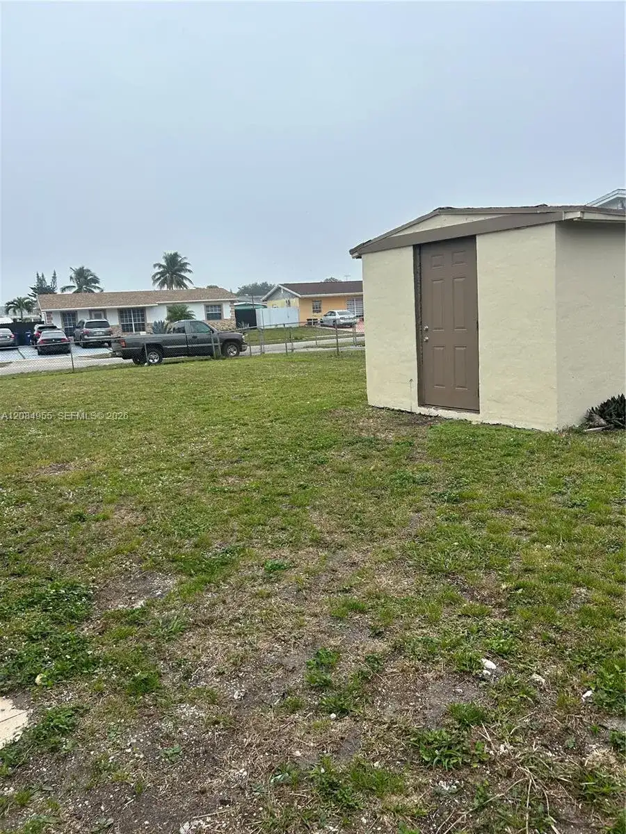 3270 NW 196th Ln, Miami Gardens FL 33056 photo 2