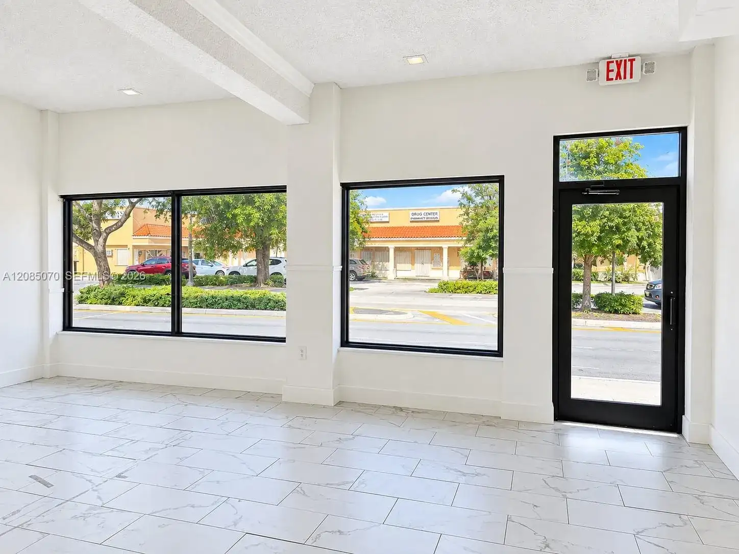 1602 Palm Ave, Hialeah FL 33010 photo 2