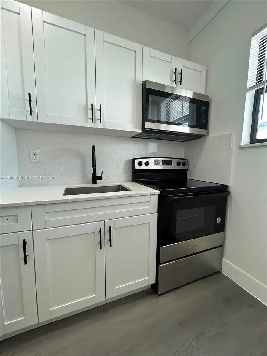 638 SW 21st Ave # 3, Miami FL 33135 photo 5