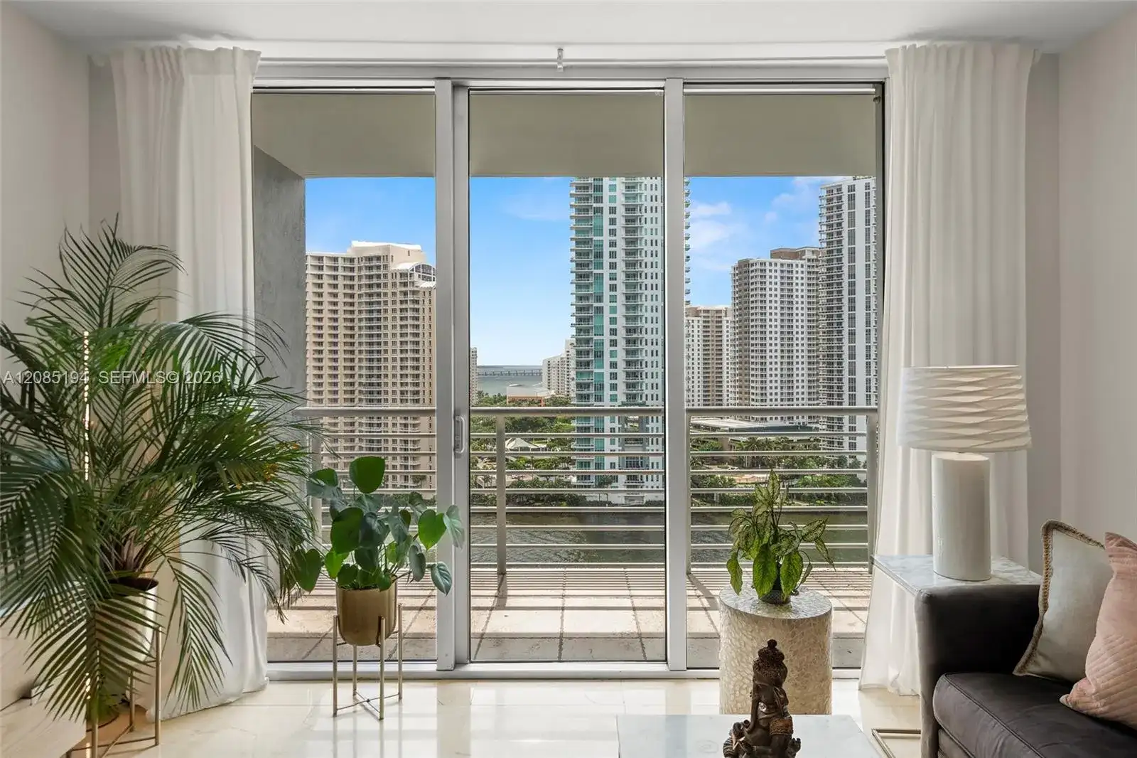 335 S Biscayne Blvd # 1801, Miami FL 33131 photo 2