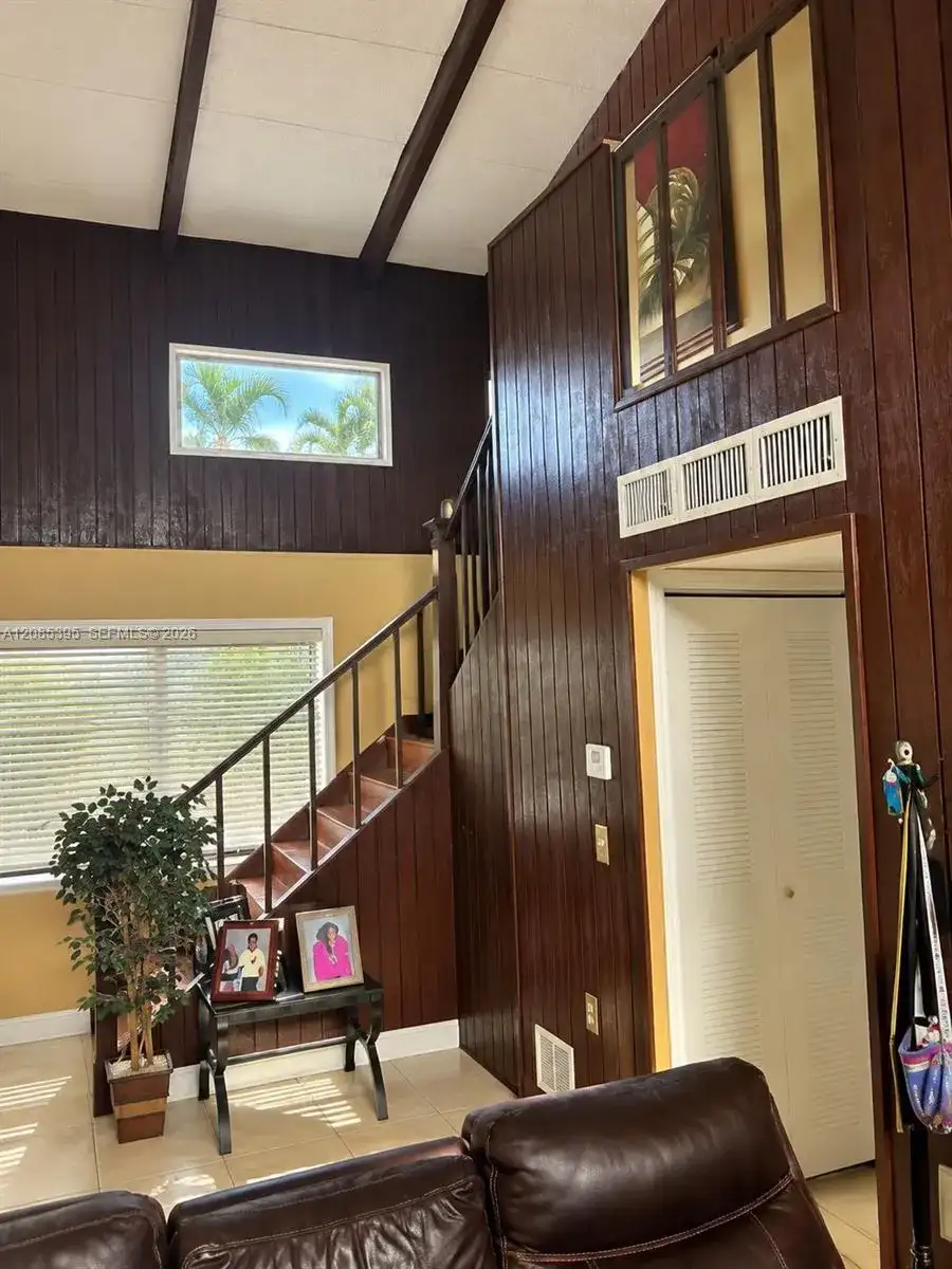 4420 NW 37th St, Lauderdale Lakes FL 33319 photo 2