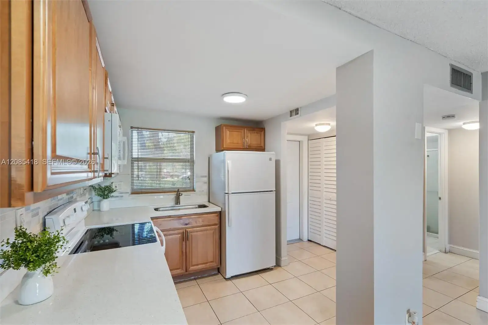 9761 Sunrise Lakes Blvd # 107, Sunrise FL 33322 photo 3