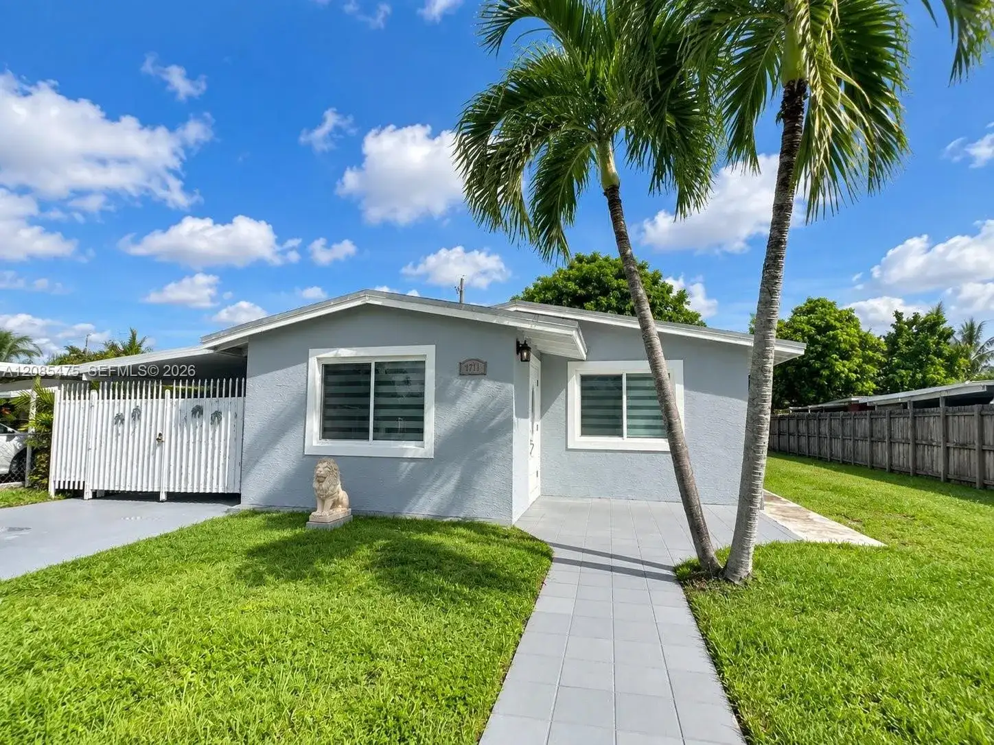 871 SE 4th Pl, Hialeah FL 33010 photo 2