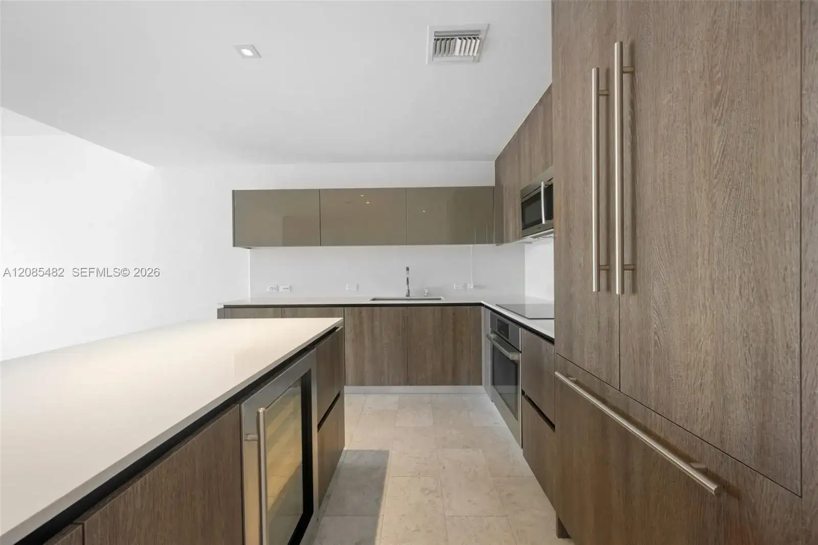 68 SE 6th St # 910, Miami FL 33131 photo 5