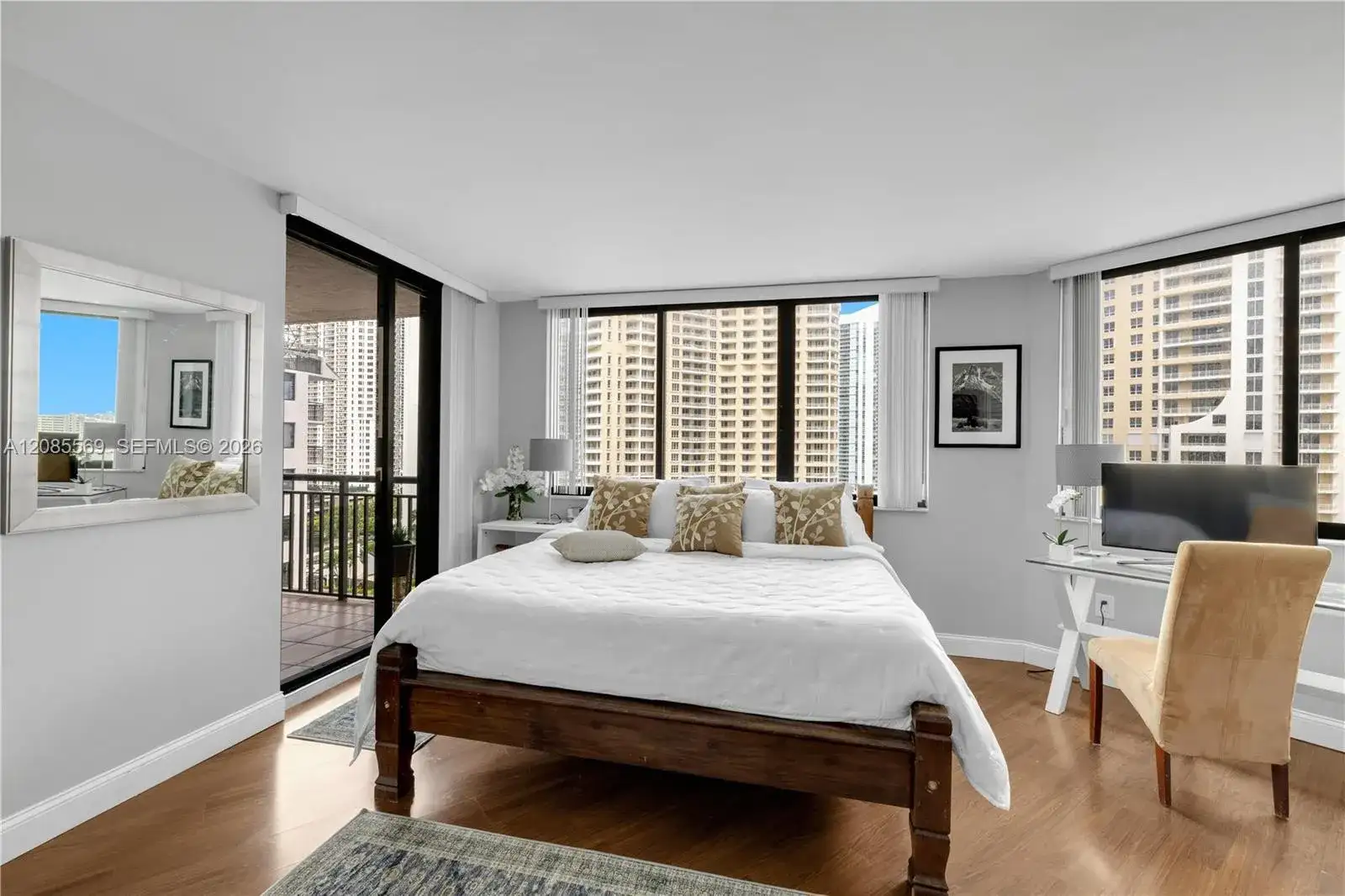 540 Brickell Key Dr # 1514, Miami FL 33131 photo 3