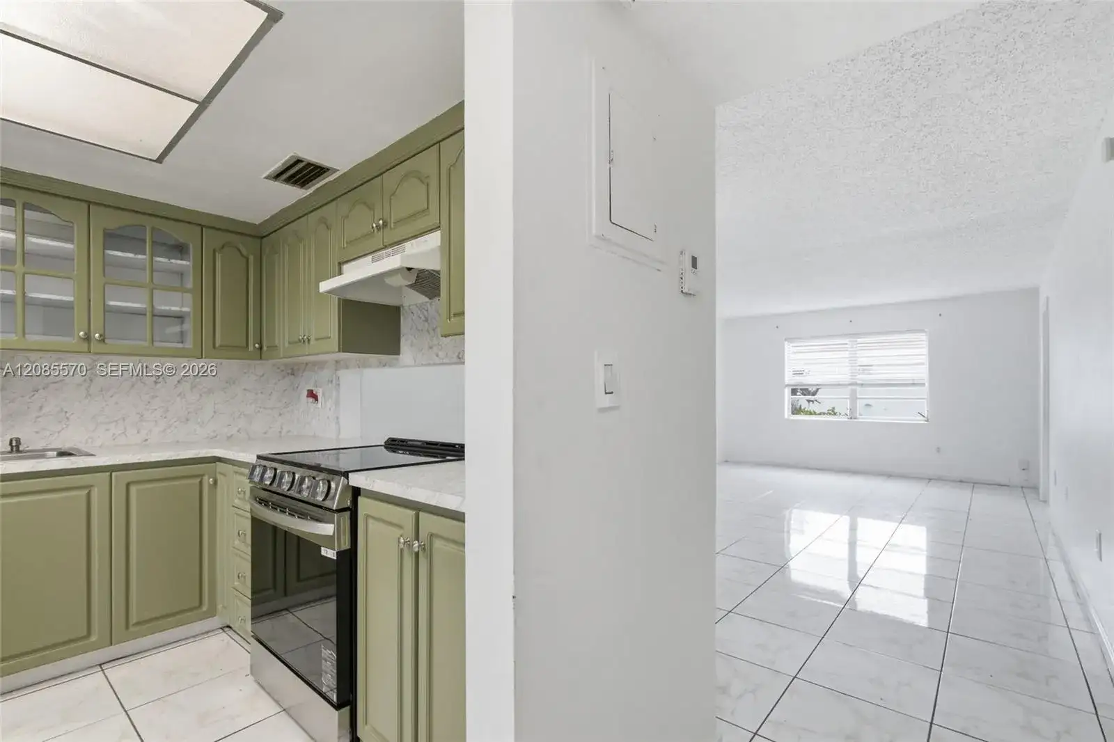 19051 NE 2nd Ave # 1503, Miami FL 33179 photo 4