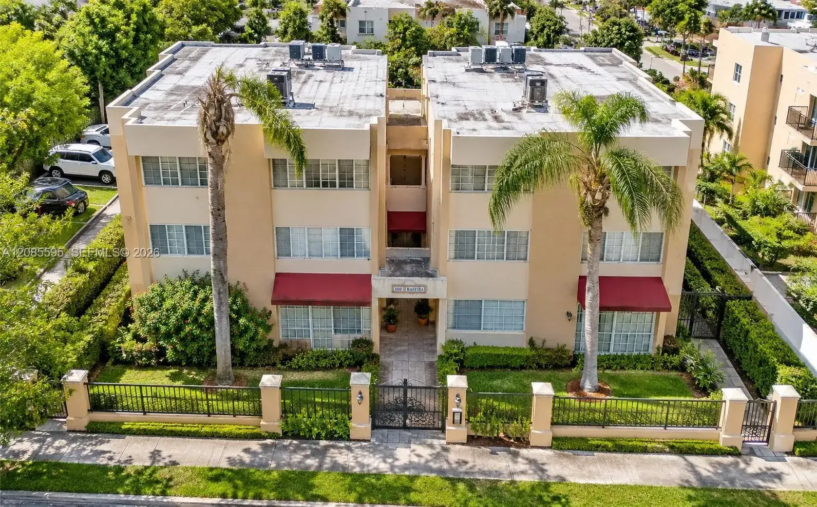 300 Madeira Ave # 304, Coral Gables FL 33134 photo 2