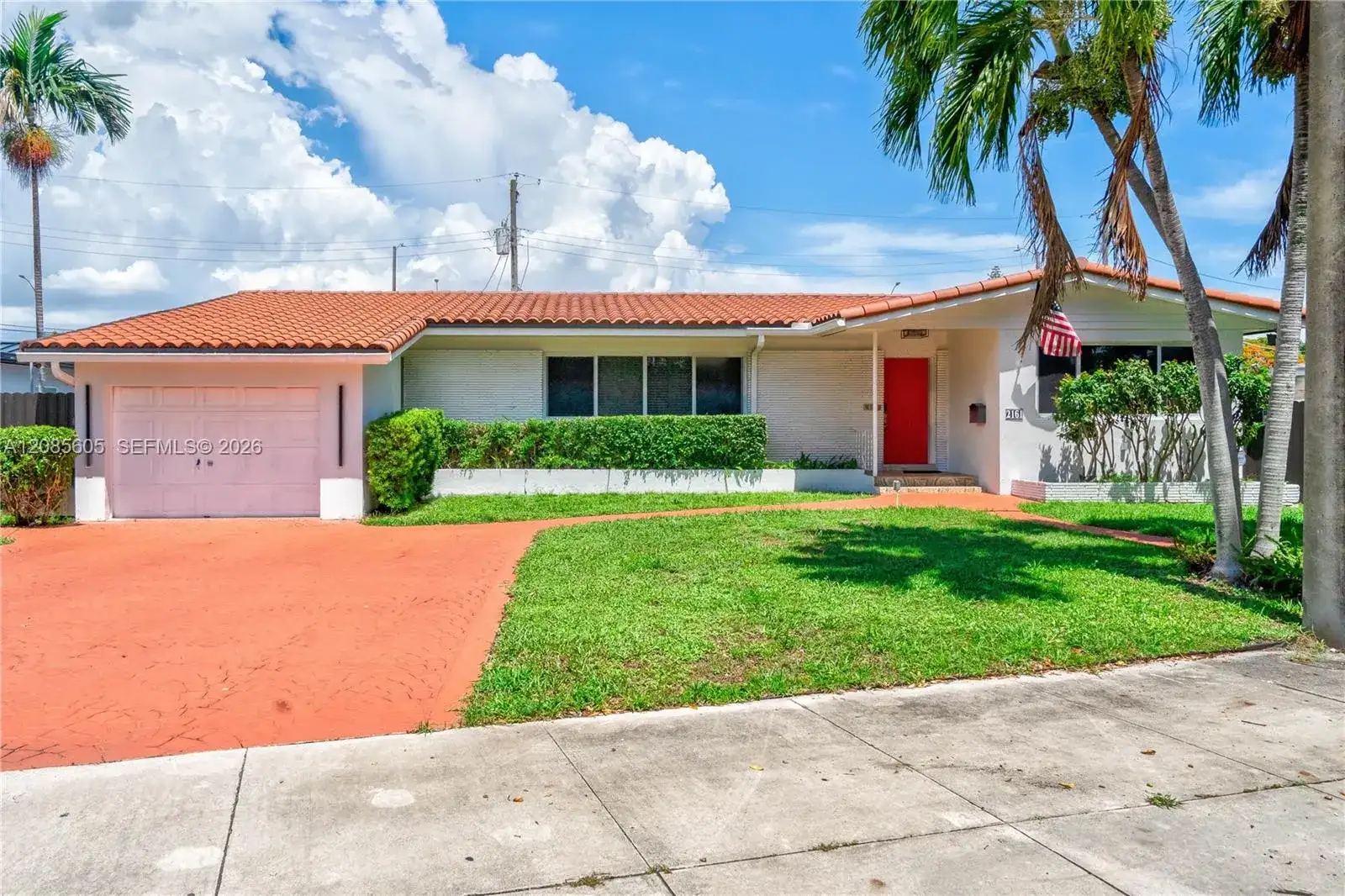 2161 NE 171st St, North Miami Beach FL 33162 photo 2