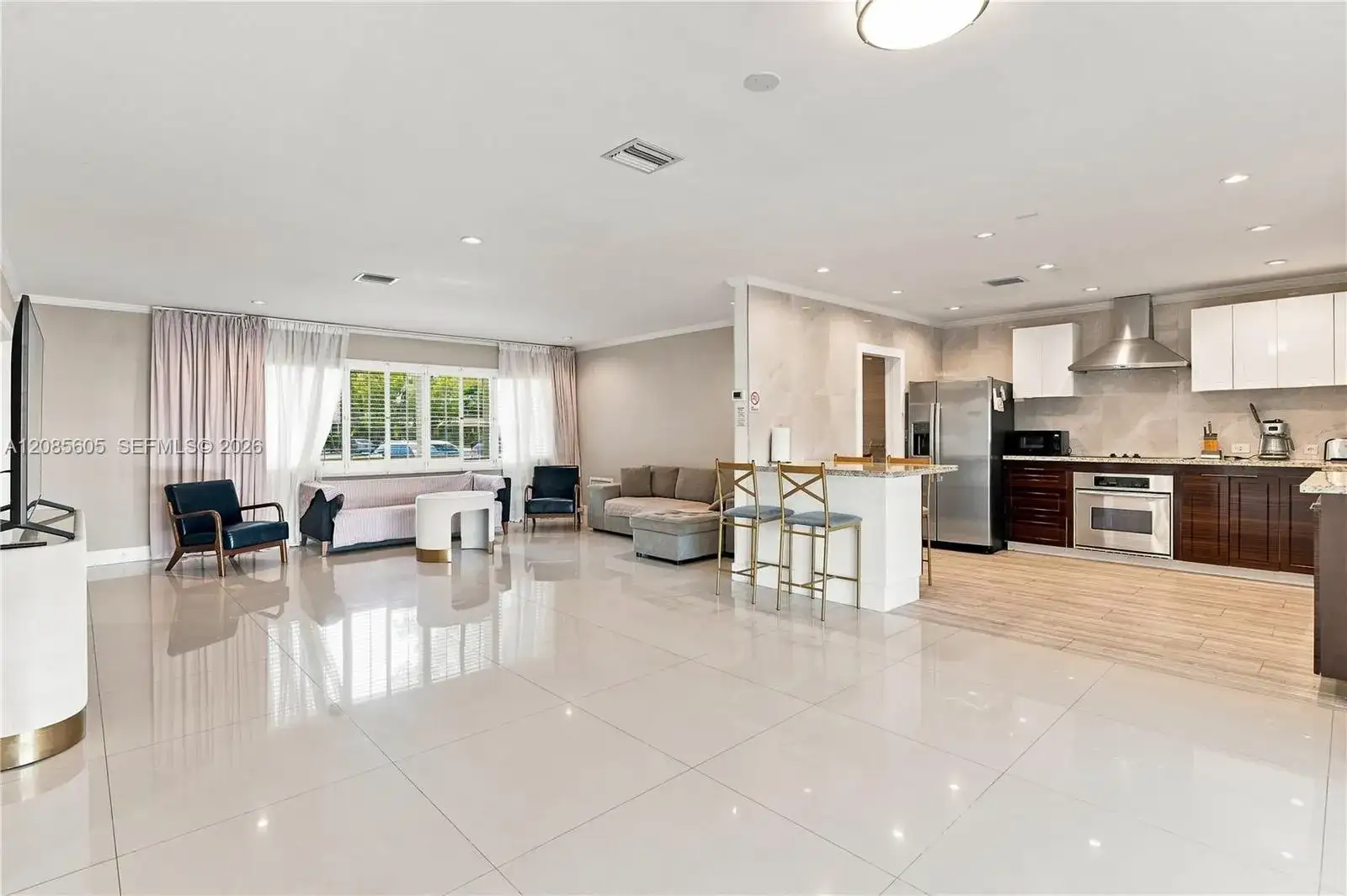 2161 NE 171st St, North Miami Beach FL 33162 photo 3