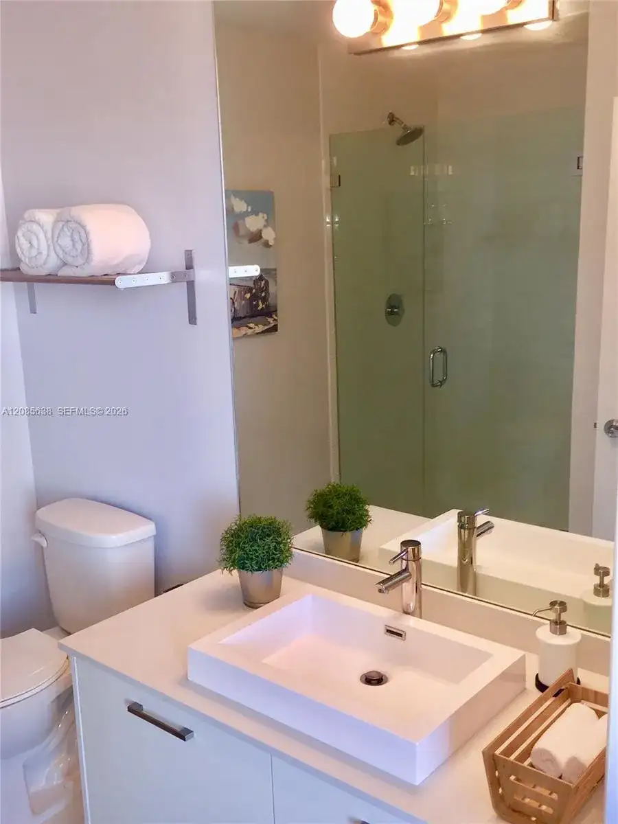 151 SE 1st St # 1104, Miami FL 33131 photo 3