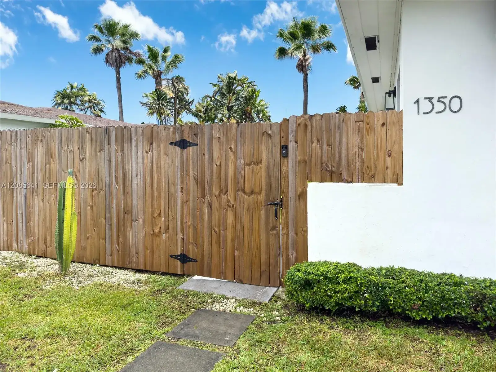1350 NE 111th St, Miami FL 33161 photo 4