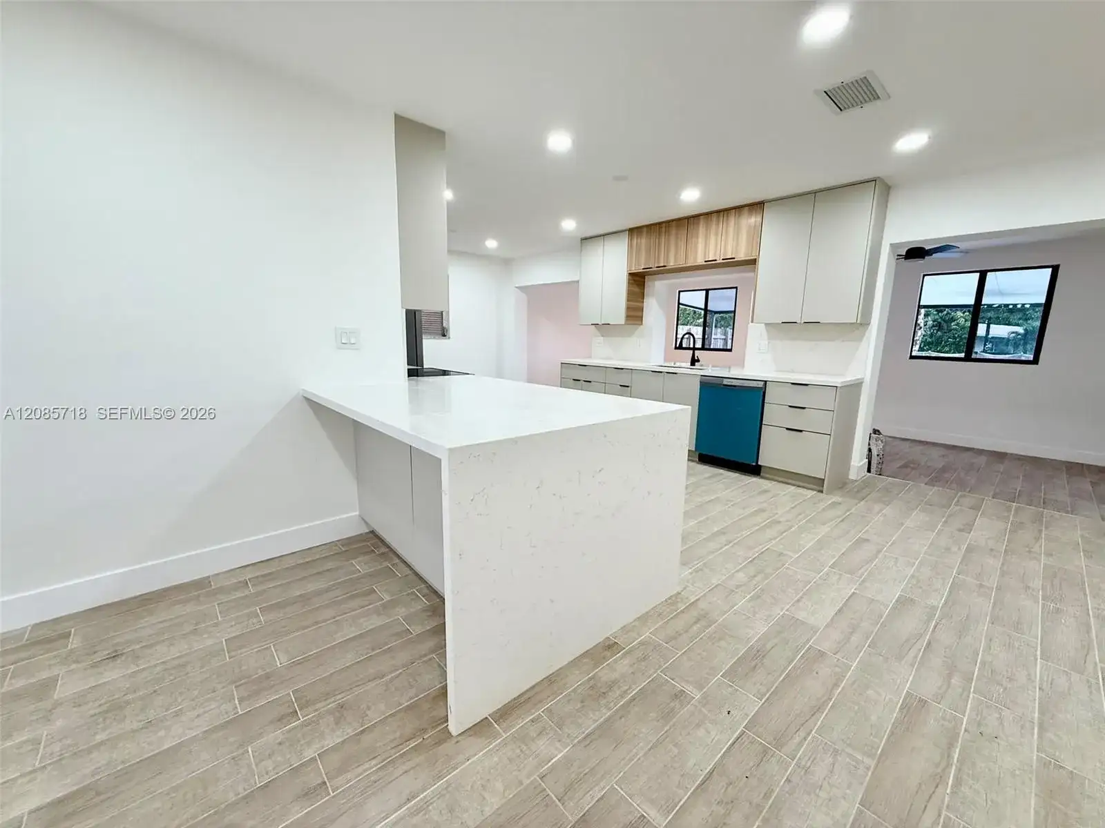2201 N 54th Ave, Hollywood FL 33021 photo 4