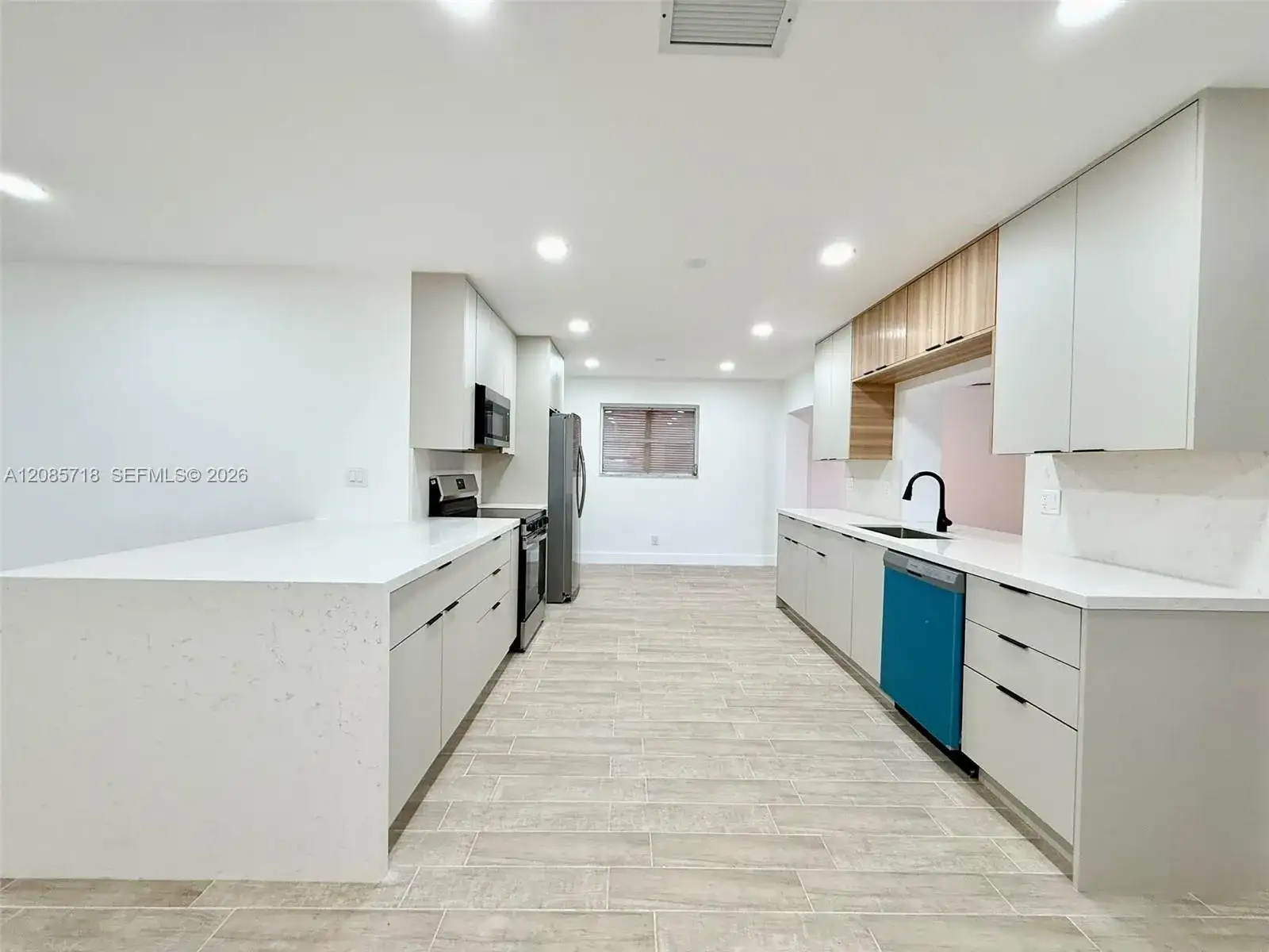 2201 N 54th Ave, Hollywood FL 33021 photo 5