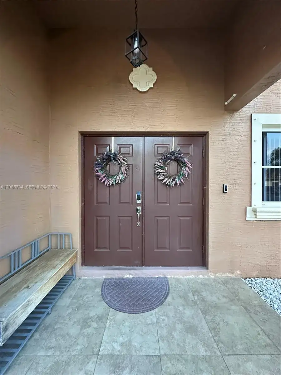 1240 NE 41st Pl, Homestead FL 33033 photo 4