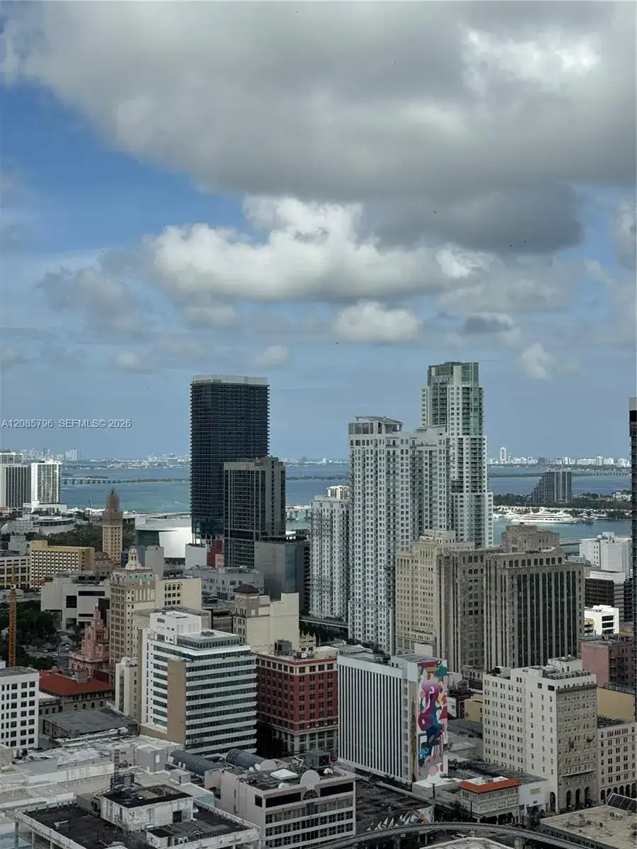 350 S Miami Ave # 3913, Miami FL 33130 photo 4