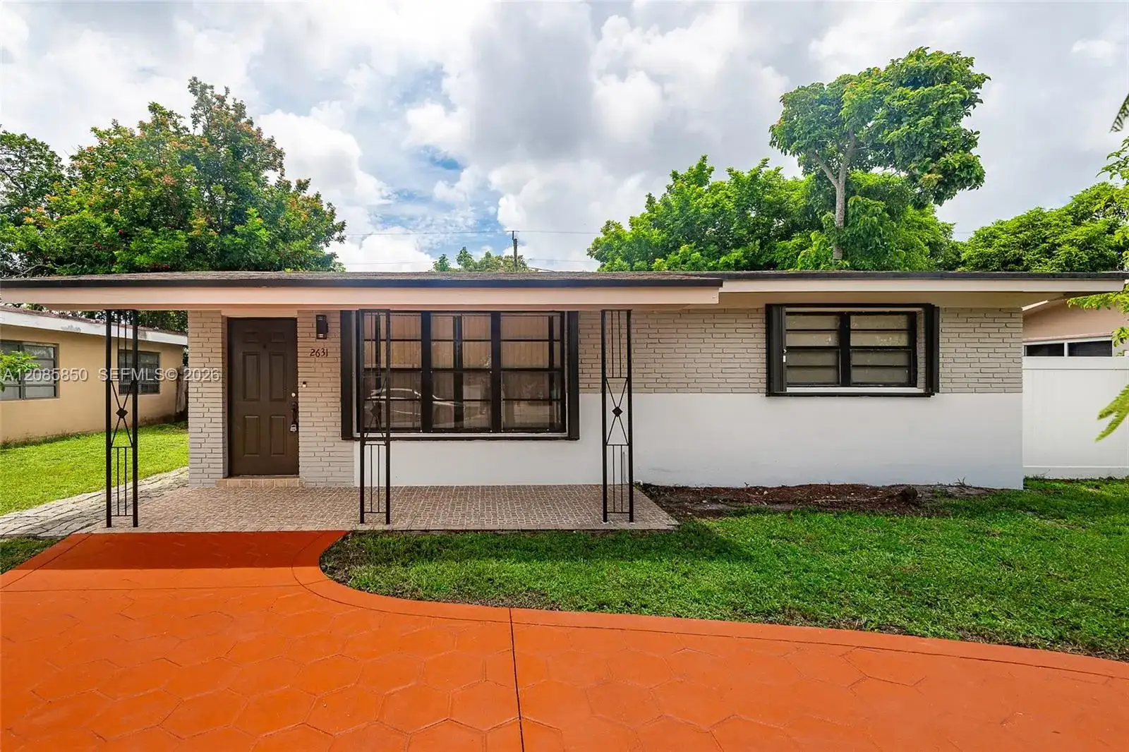 2631 Alcazar Dr, Miramar FL 33023 photo 2