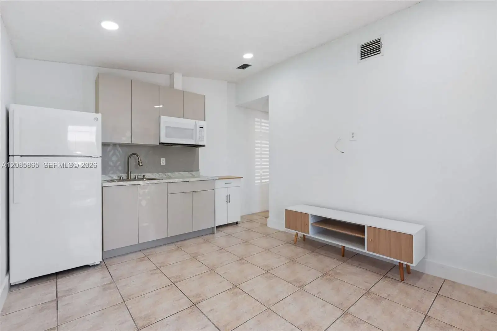 11259 NW 88th Ave, Hialeah Gardens FL 33018 photo 4