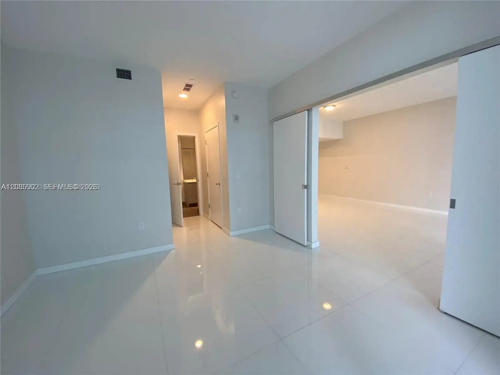 1010 Brickell # 4807, Miami FL 33131 photo 2