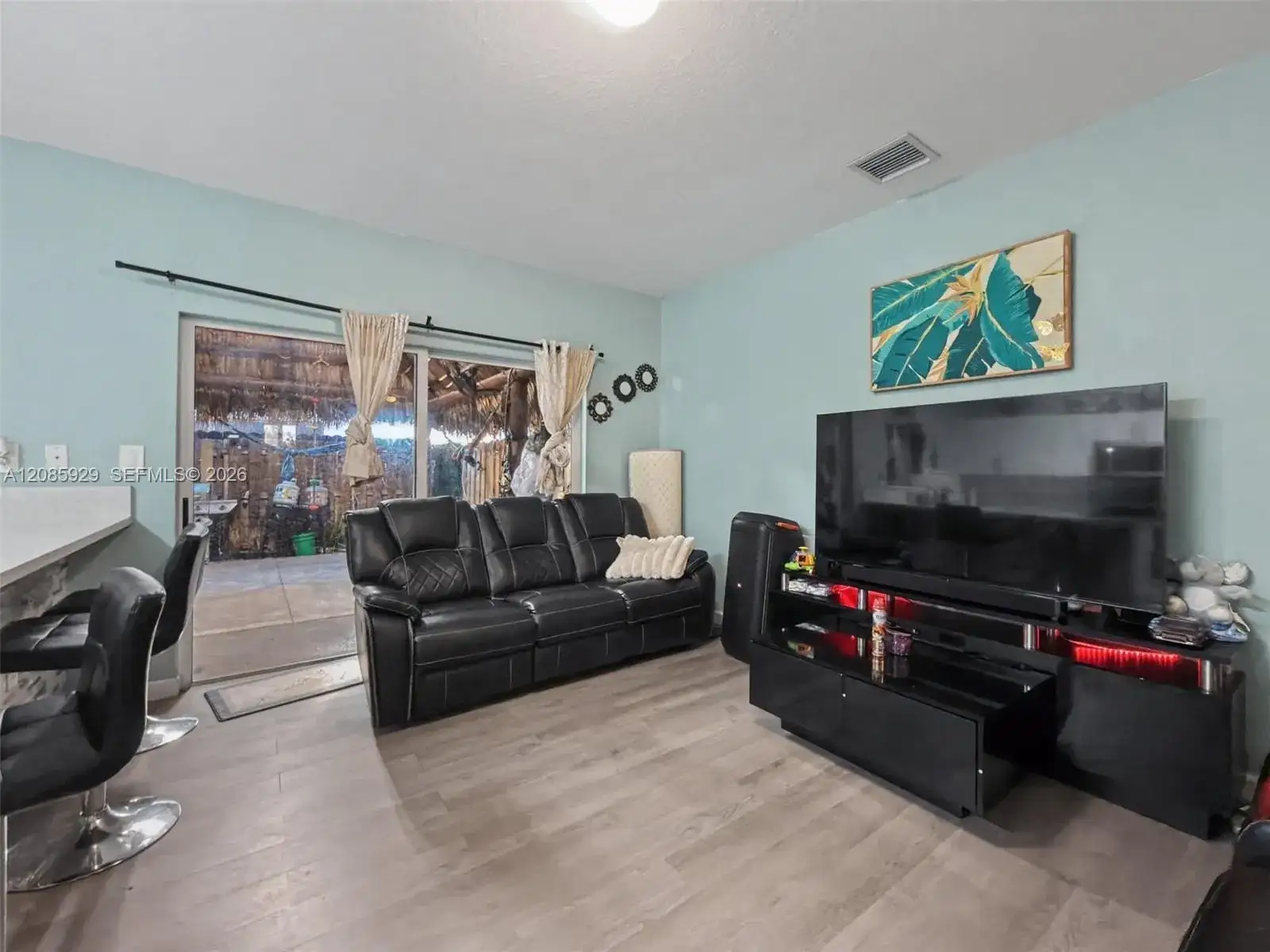 396 NW 12th Pl, Florida City FL 33034 photo 2