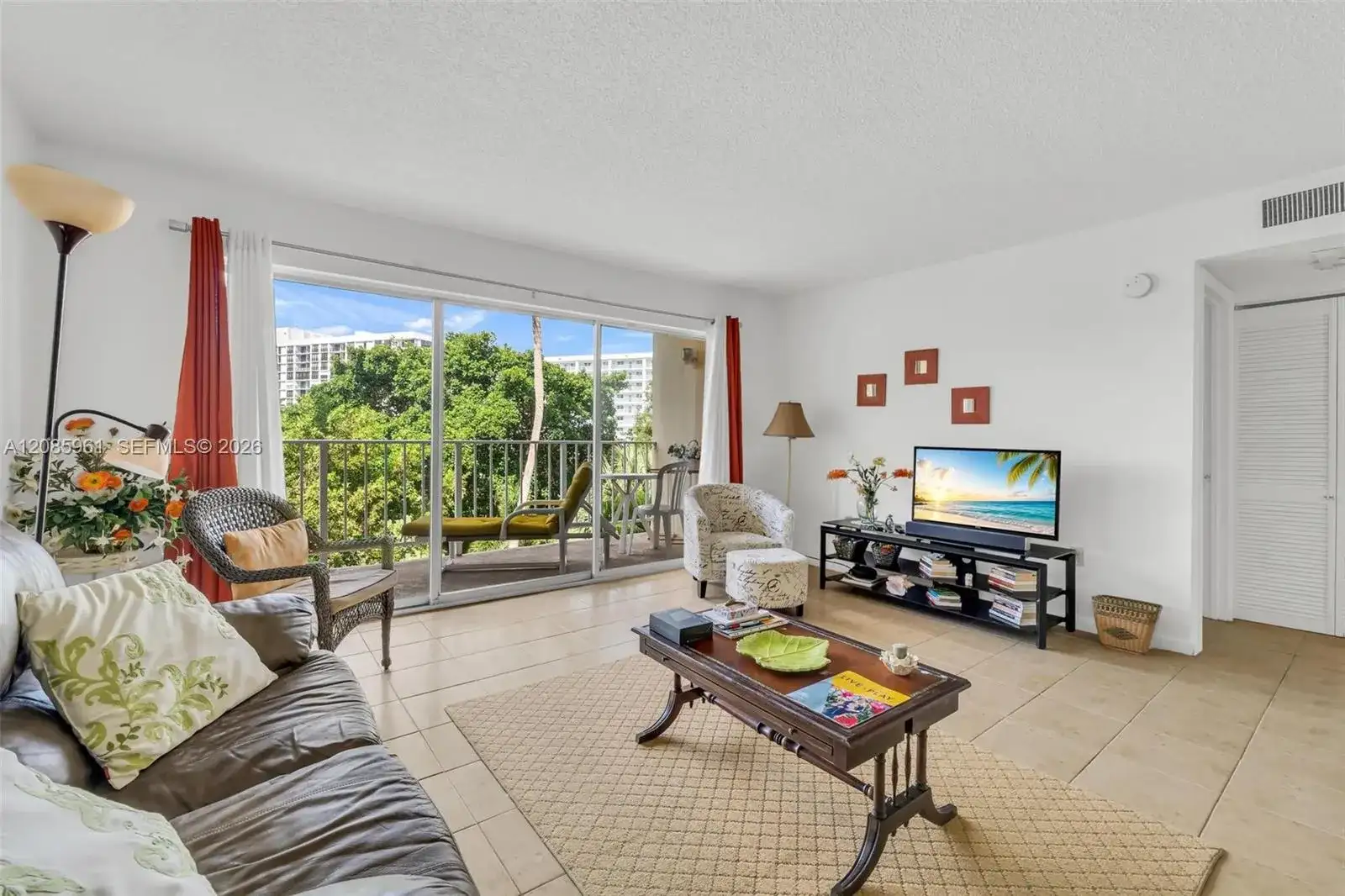 200 178th Dr # 409, Sunny Isles Beach FL 33160 photo 4