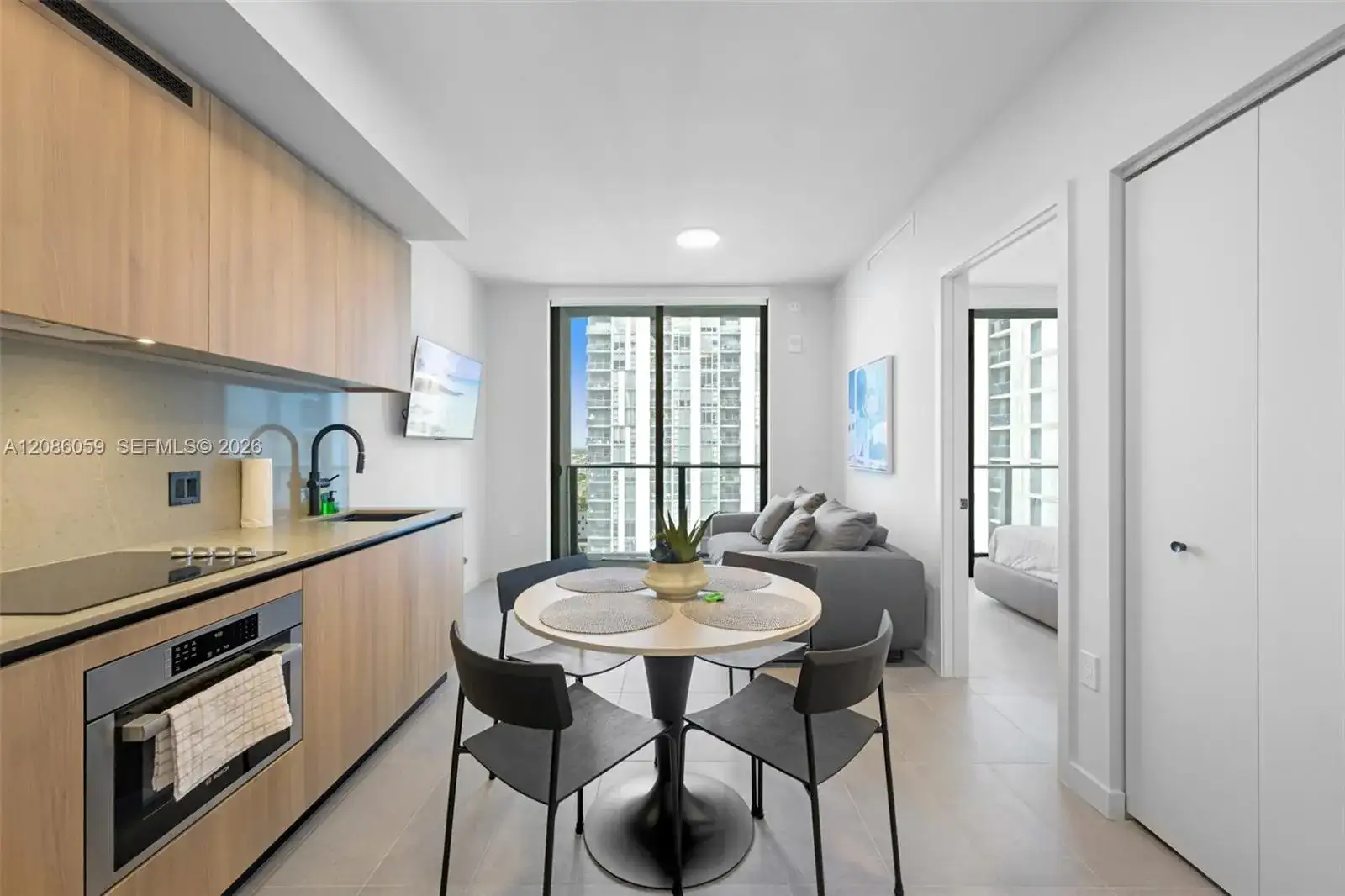 121 NE 5th St # 3006, Miami FL 33132 photo 3