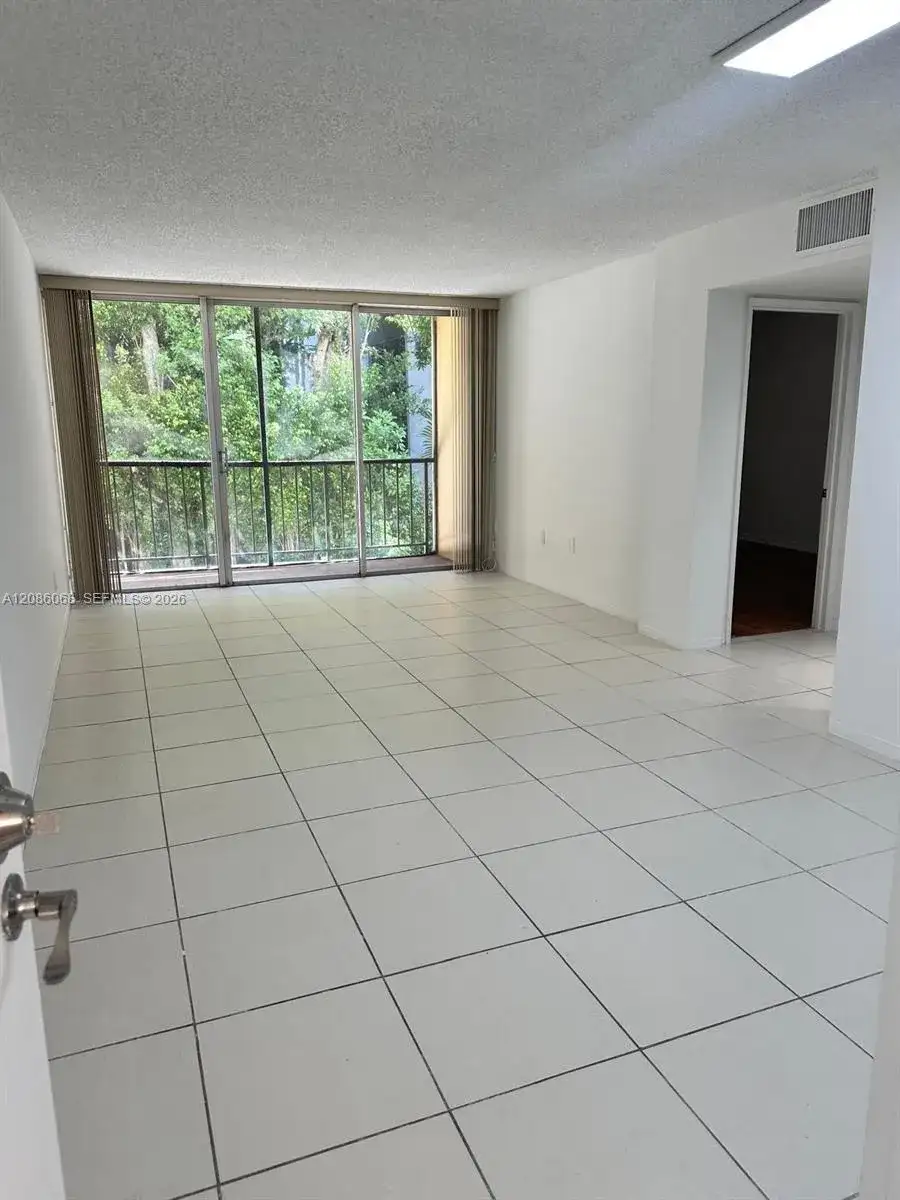 8810 Fontainebleau Blvd # 214, Miami FL 33172 photo 3