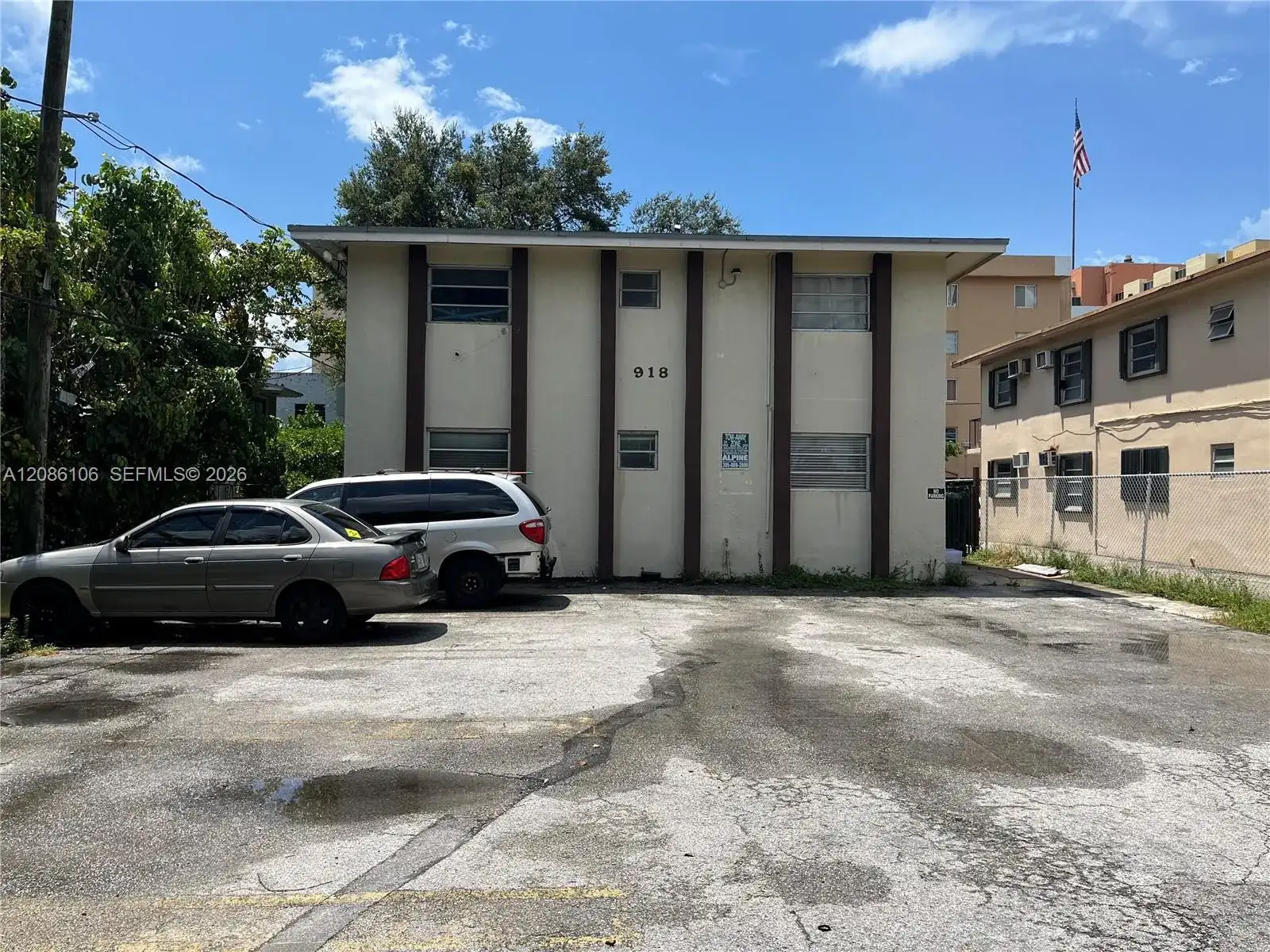 918 NW 5th St, Miami FL 33128 photo 2
