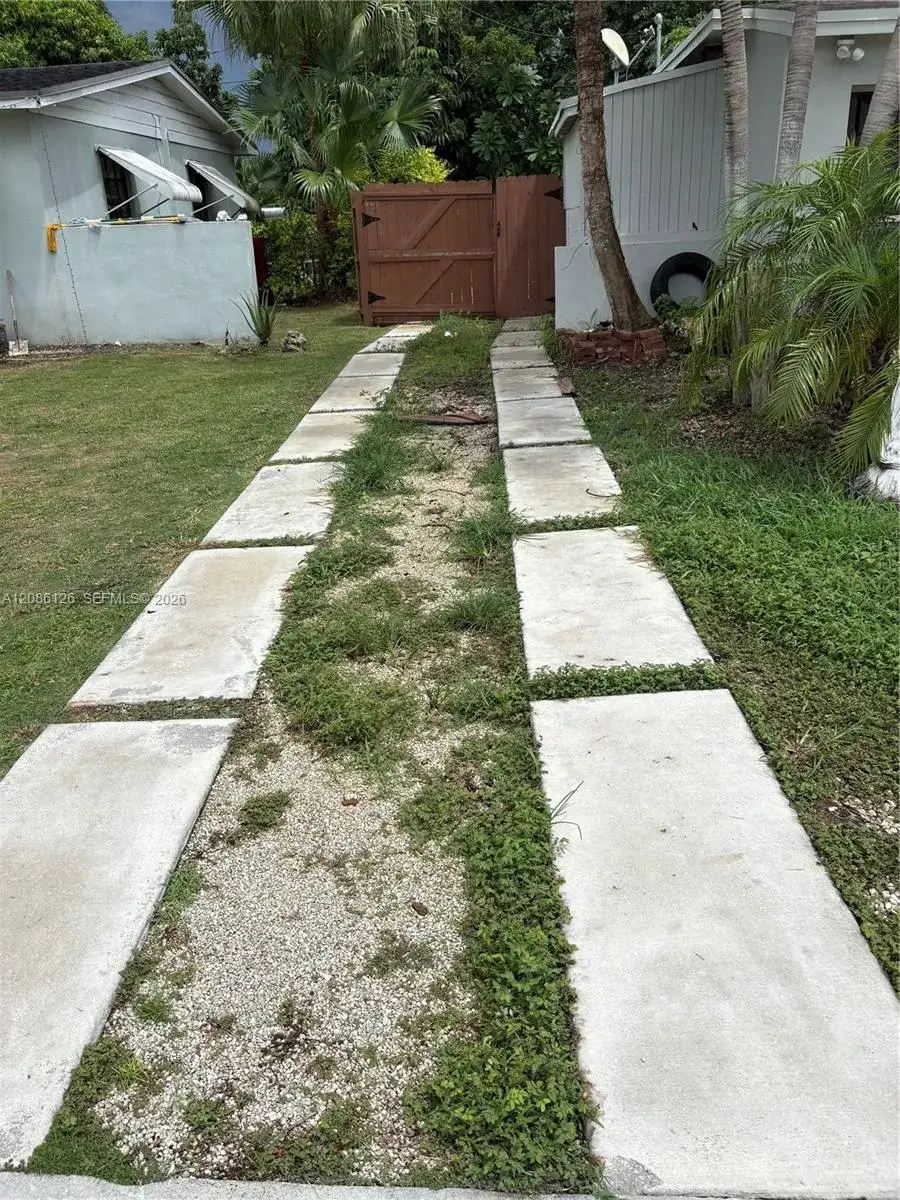 1561 NW 8th Ter # 1561, Homestead FL 33030 photo 3