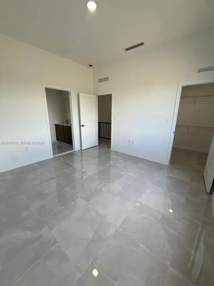 1416 NW 6th Ter, Florida City FL 33034 photo 5