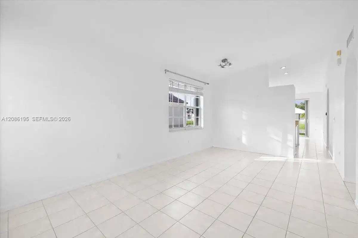 18660 SW 28th Ct, Miramar FL 33029 photo 4