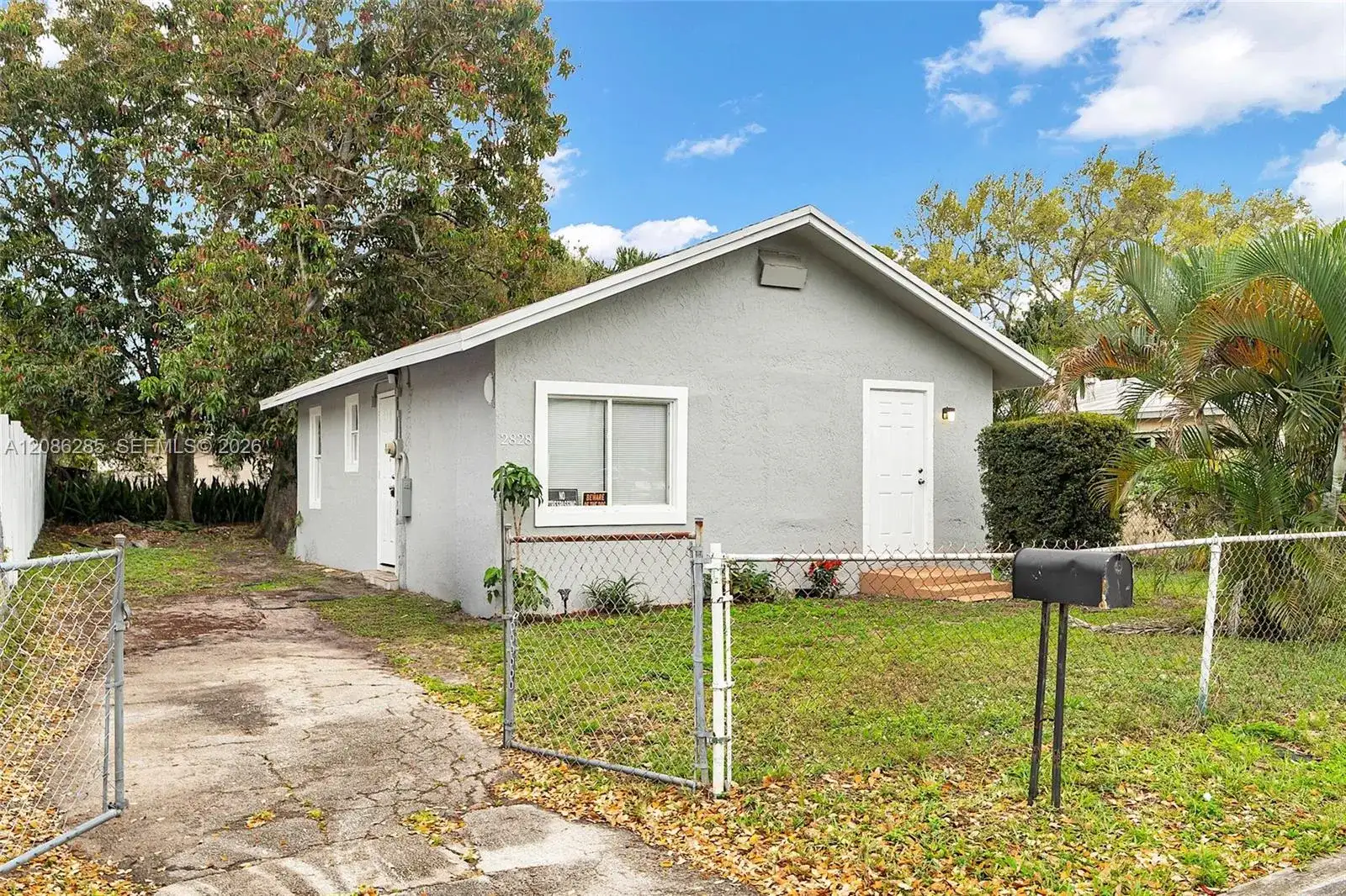 2828 NW 7th St, Fort Lauderdale FL 33311 photo 2