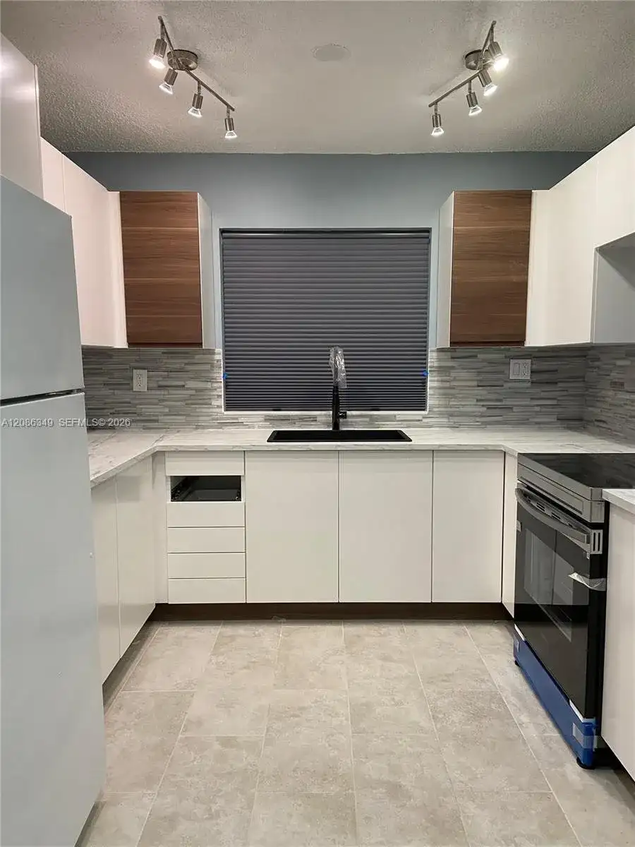 2740 W 62nd St # 207, Hialeah FL 33016 photo 3
