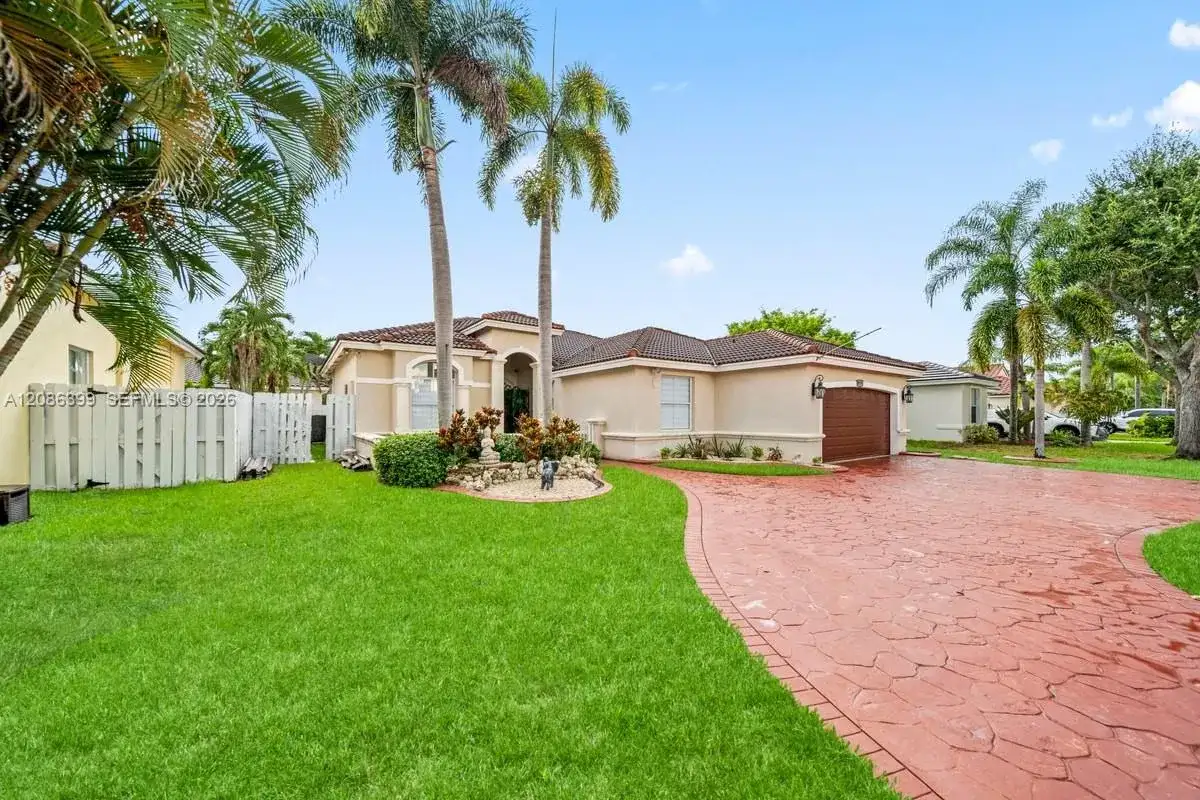 19174 NW 23rd Pl, Pembroke Pines FL 33029 photo 2