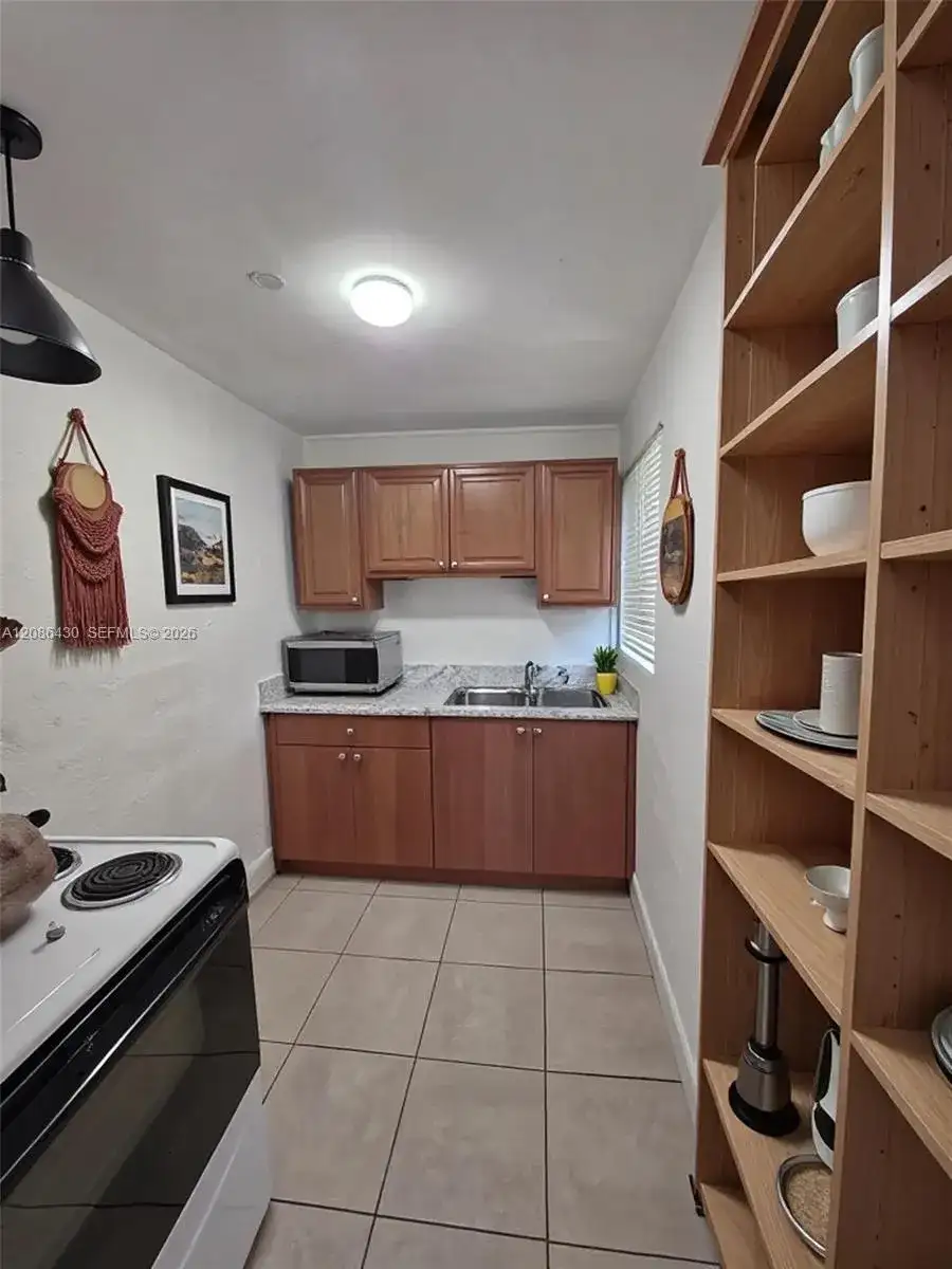 5731 Flagler St # 3, Hollywood FL 33023 photo 2