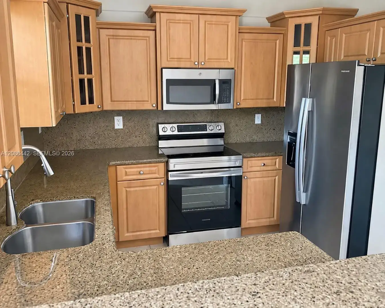 353 NE 37th Pl, Homestead FL 33033 photo 2