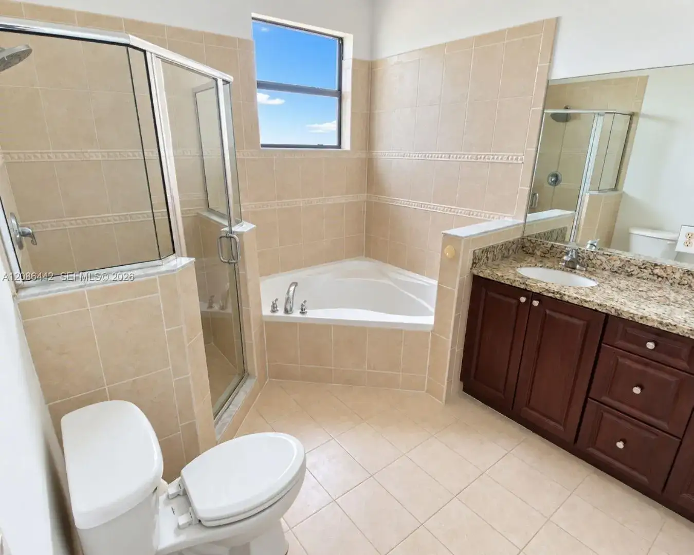353 NE 37th Pl, Homestead FL 33033 photo 4