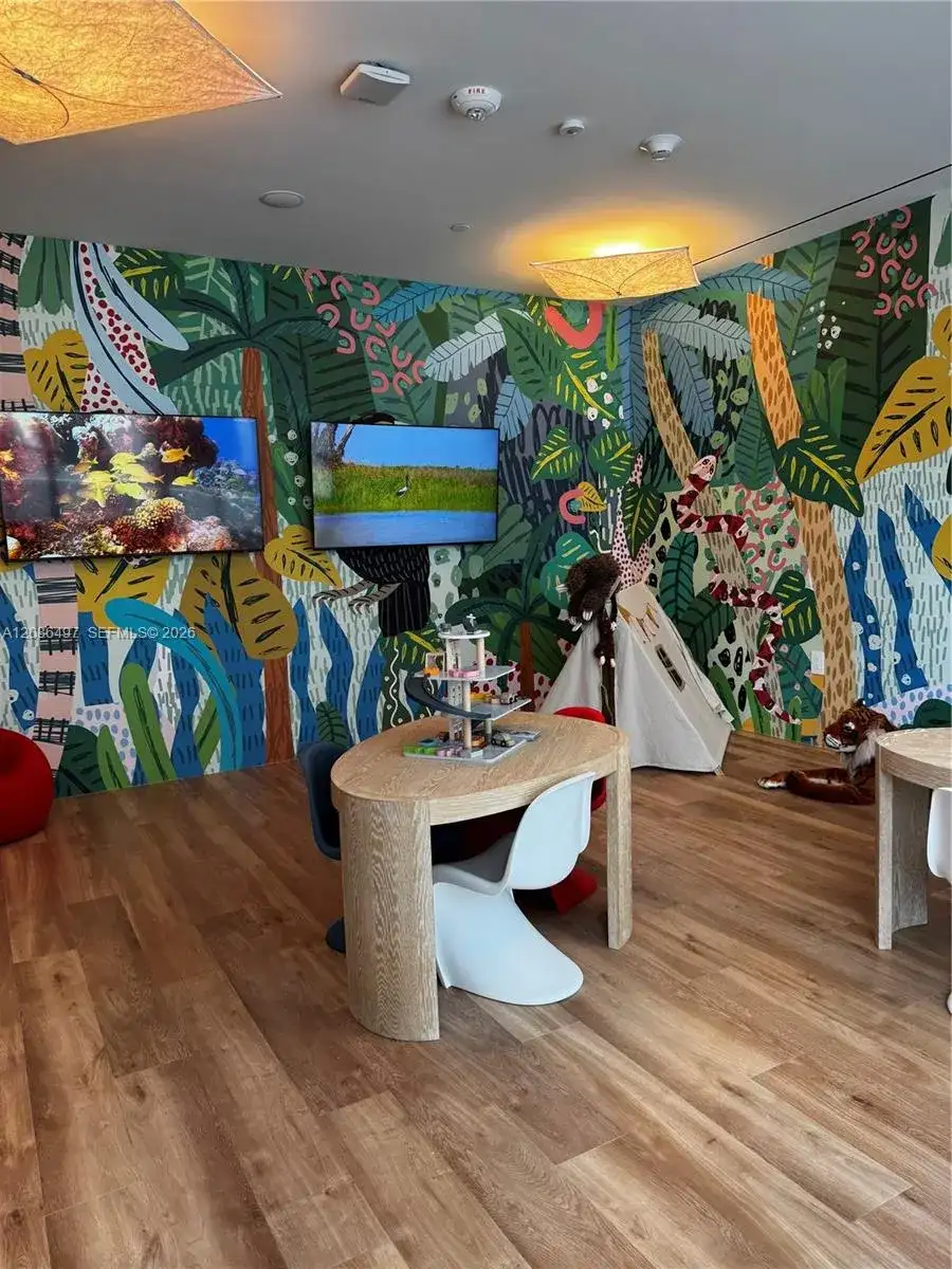 1400 Biscayne Blvd # 2105, Miami FL 33132 photo 3