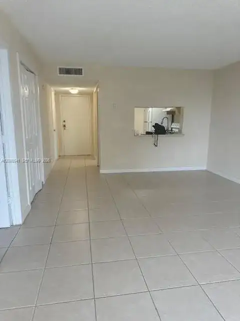 9310 Fontainebleau Blvd # 312, Miami FL 33172 photo 2