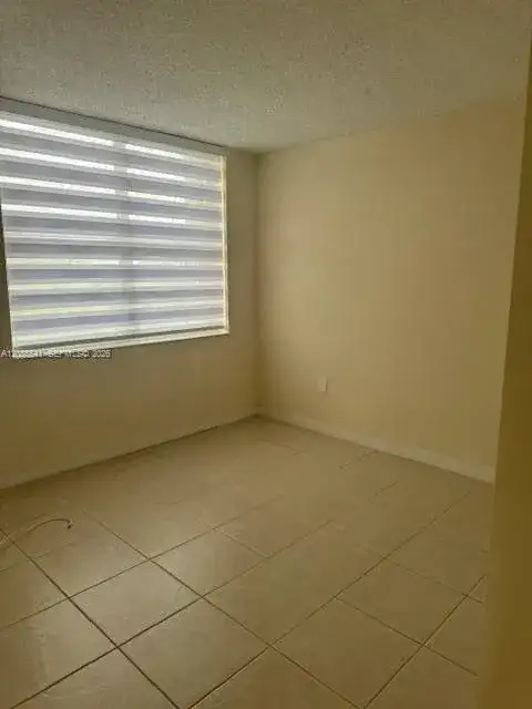9310 Fontainebleau Blvd # 312, Miami FL 33172 photo 4